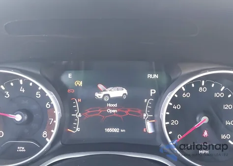 2019 Jeep Compass Latitude 4X4 z USA, uszkodzony, nr VIN 3C4NJDBB4KT786870